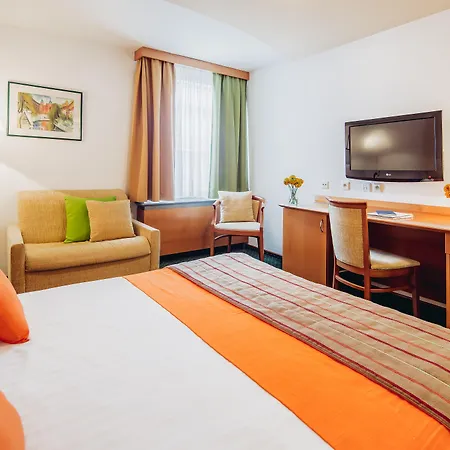 Ibis Styles Centre ホテル 3*