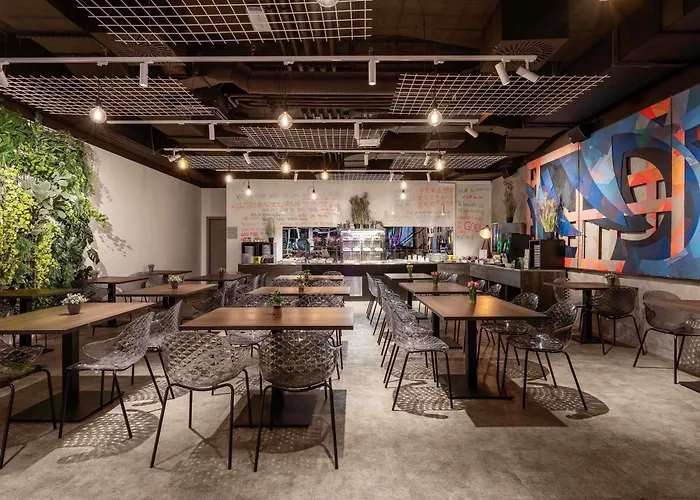 Ibis Styles Centre 호텔 3*