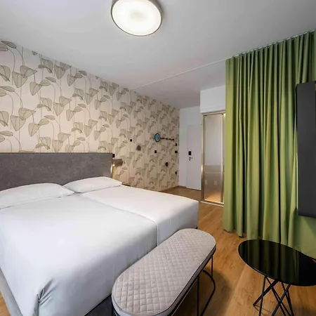 Ibis Styles Centre Hotel 3*