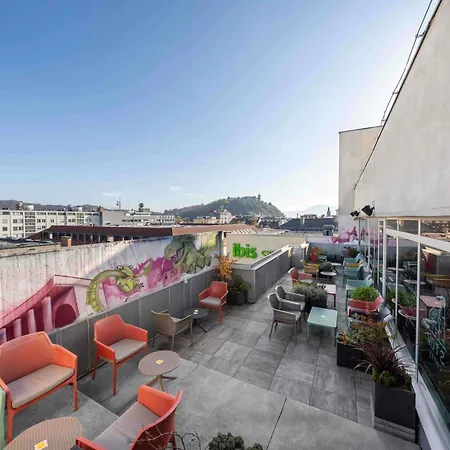 Ibis Styles Centre 호텔 3*